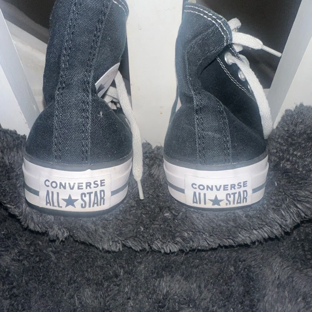 Converse Black and White High-Top Sneakers Unisex - Picture 5 of 8